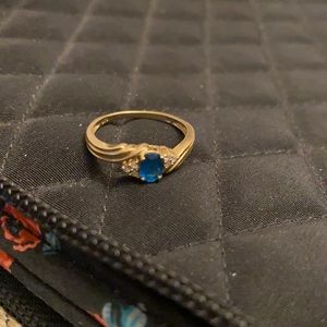 10 carat gold ring with blue jewel
